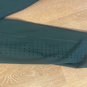 Athleta Laser Cut Contender Tight Size L